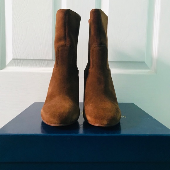 Ralph Lauren, suede boot, size 10 - Picture 2 of 7